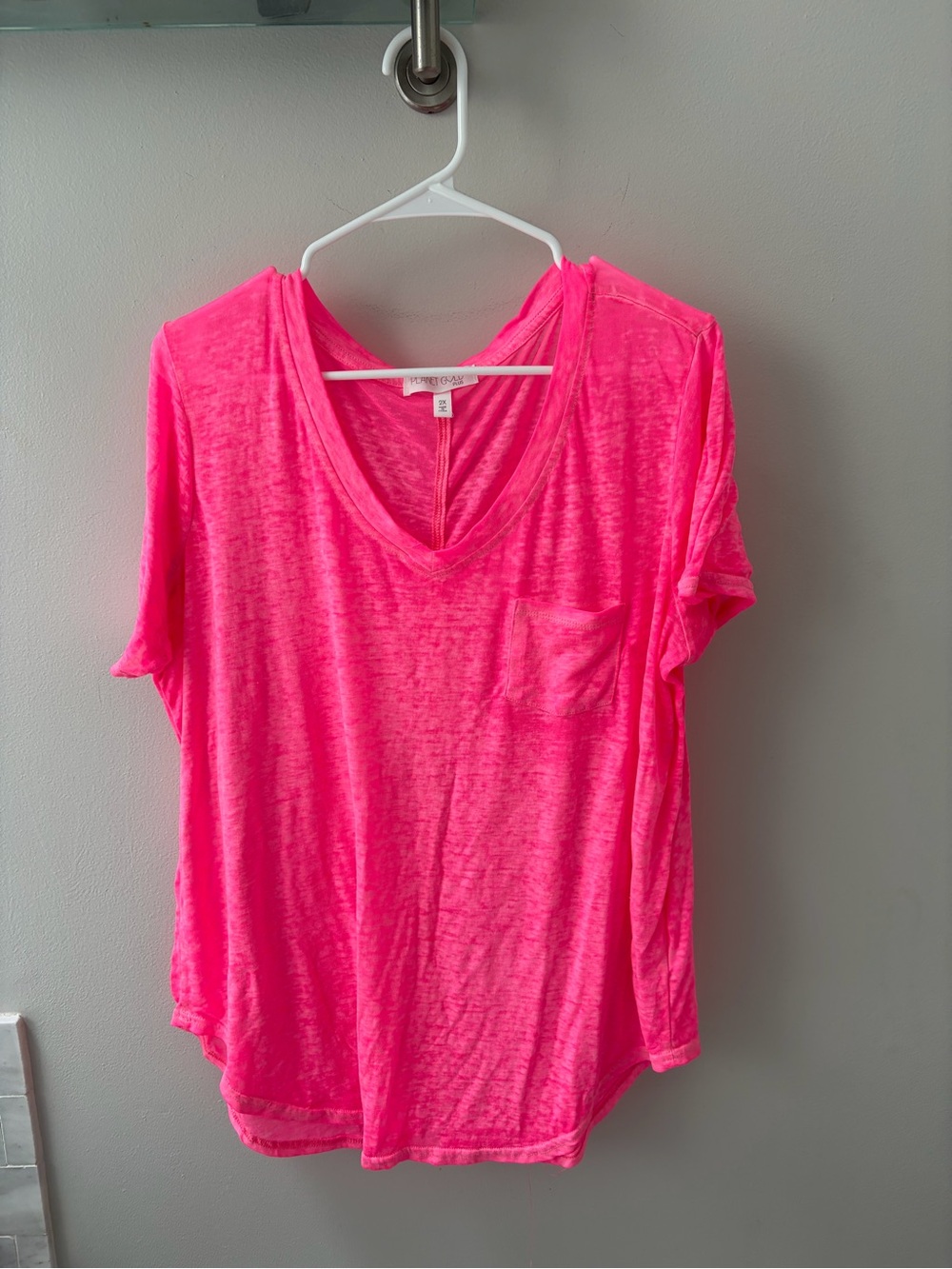 Planet Gold Neon Pink V‑Neck Pocket Tee plus size 2x summer bright fun